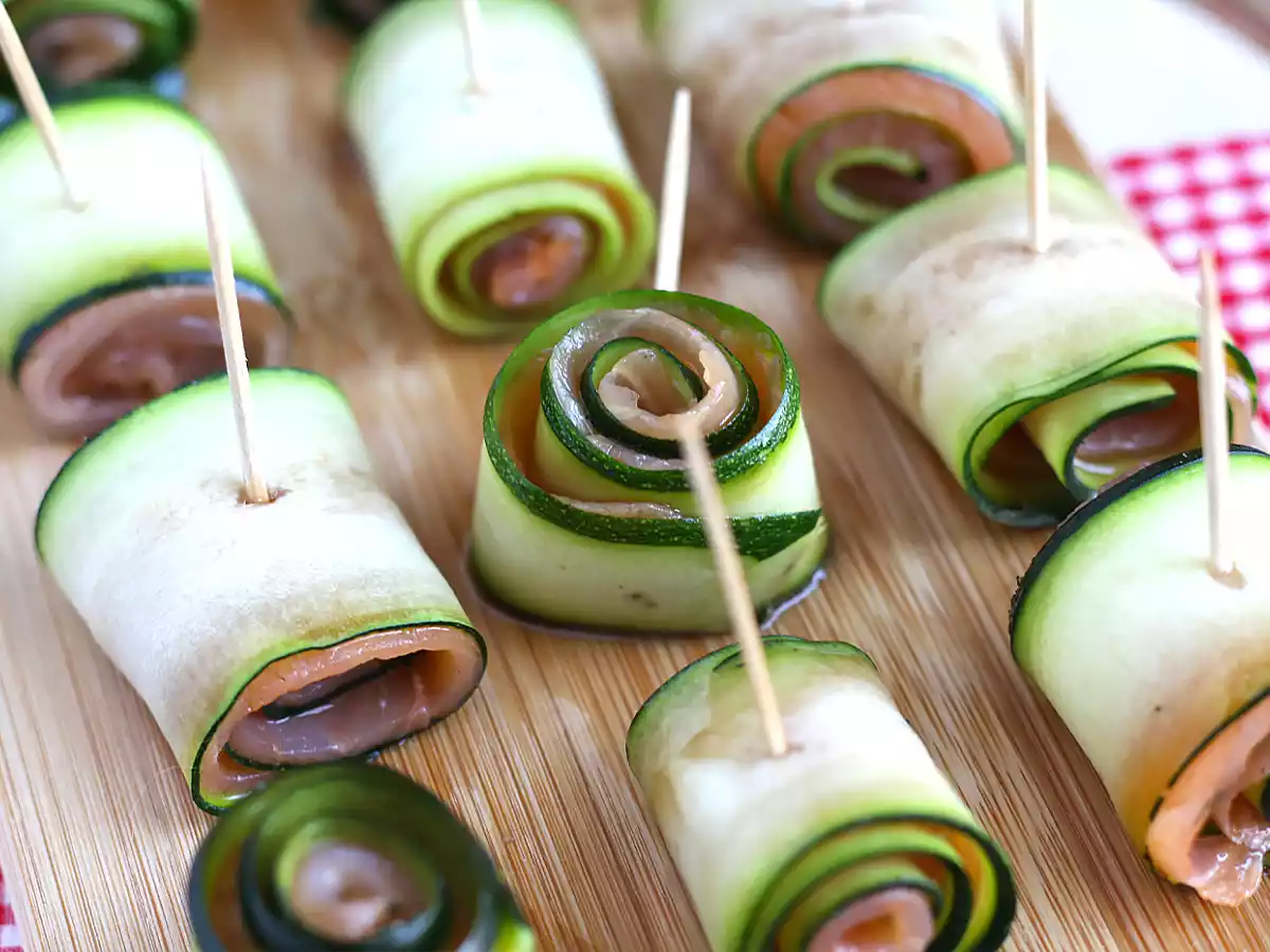 Rulouri de dovlecel si somon afumat - poza 4