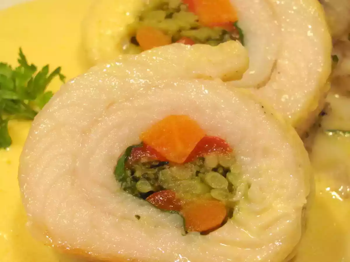 Rulouri de pangasius cu legume si sos olandez - poza 2