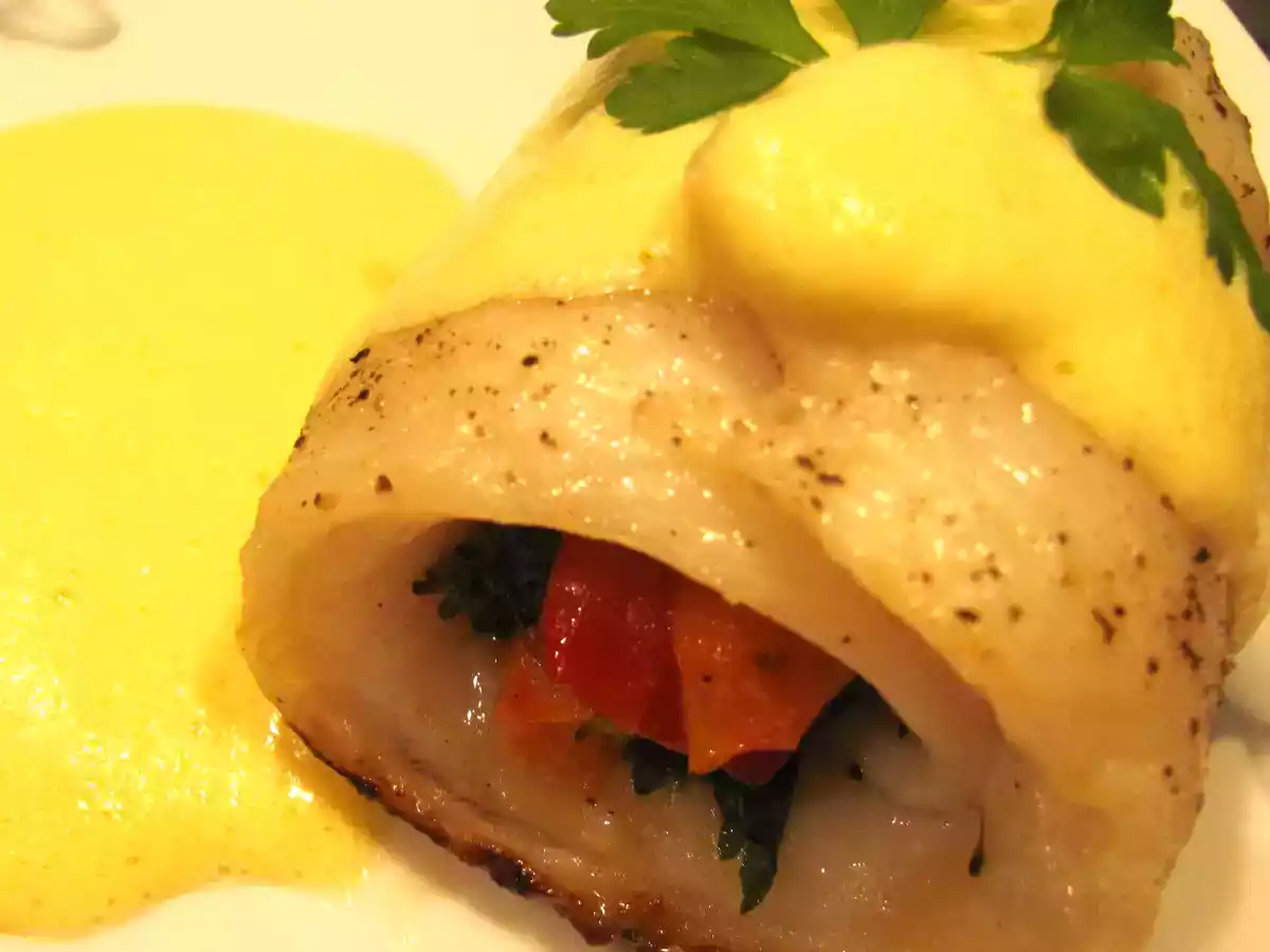 Rulouri de pangasius cu legume si sos olandez - poza 3
