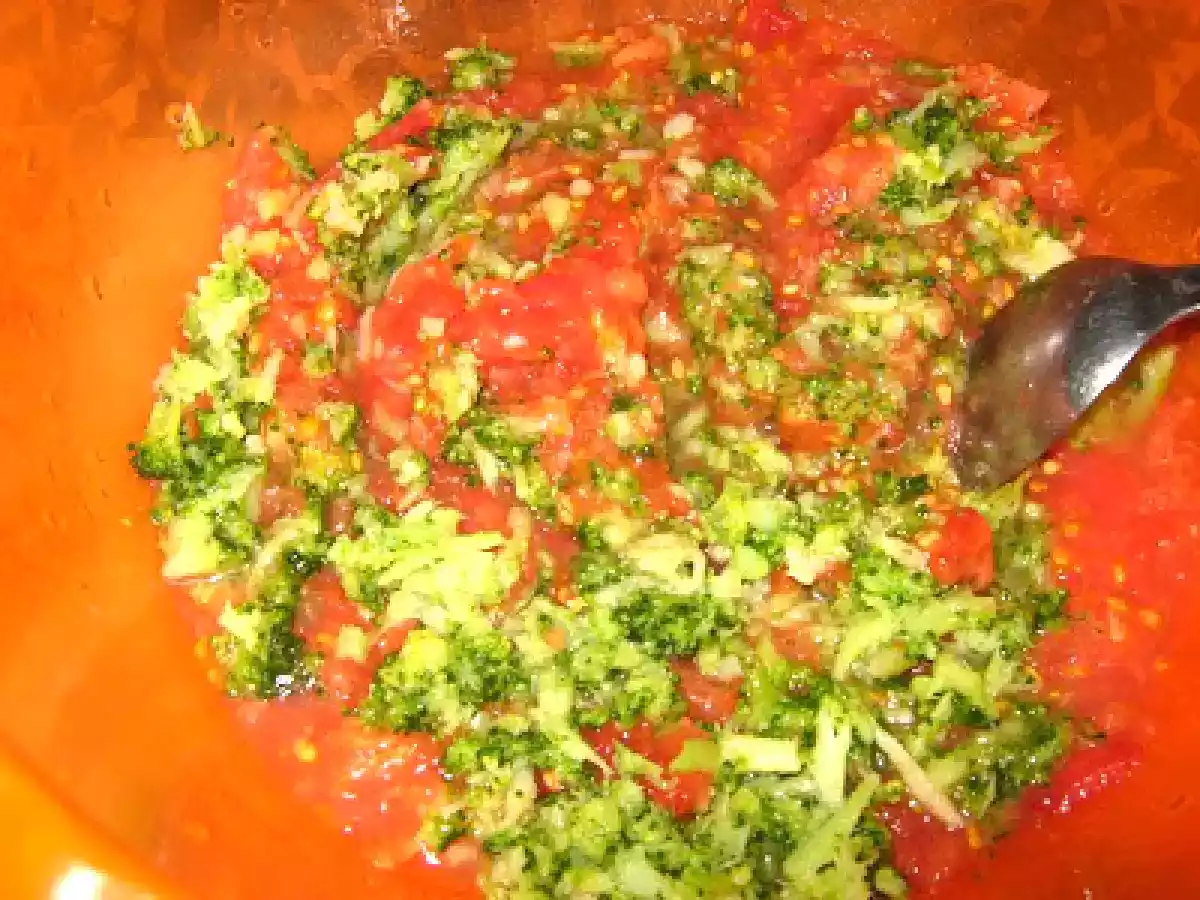 Rulouri de pui cu sos de rosii si broccoli - poza 8