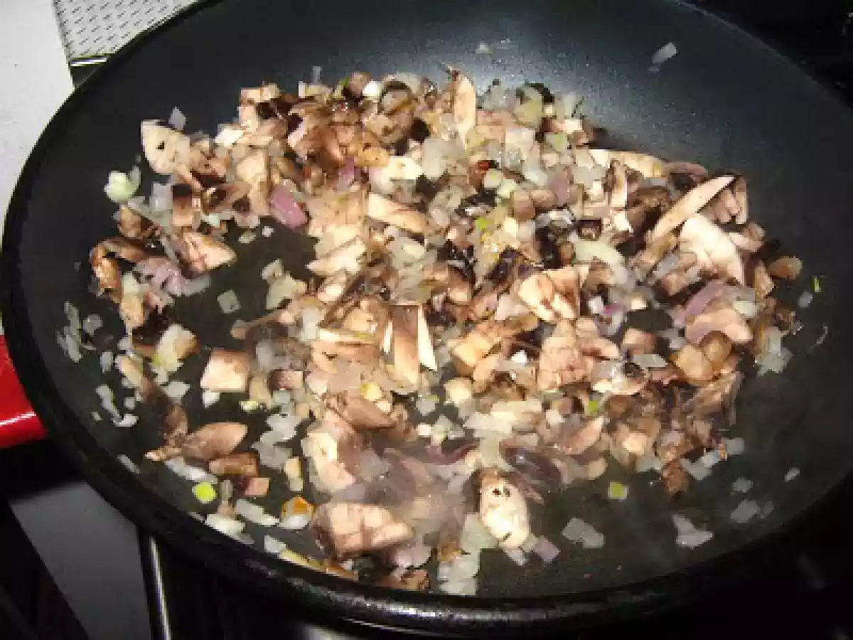 Rulouri de pui cu sos de rosii si broccoli - poza 10