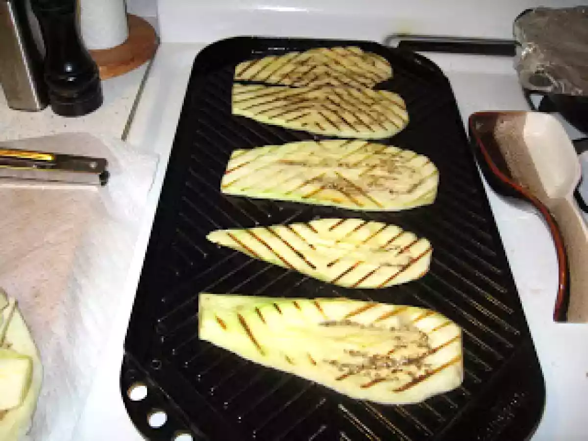 Rulouri de vinete si branza