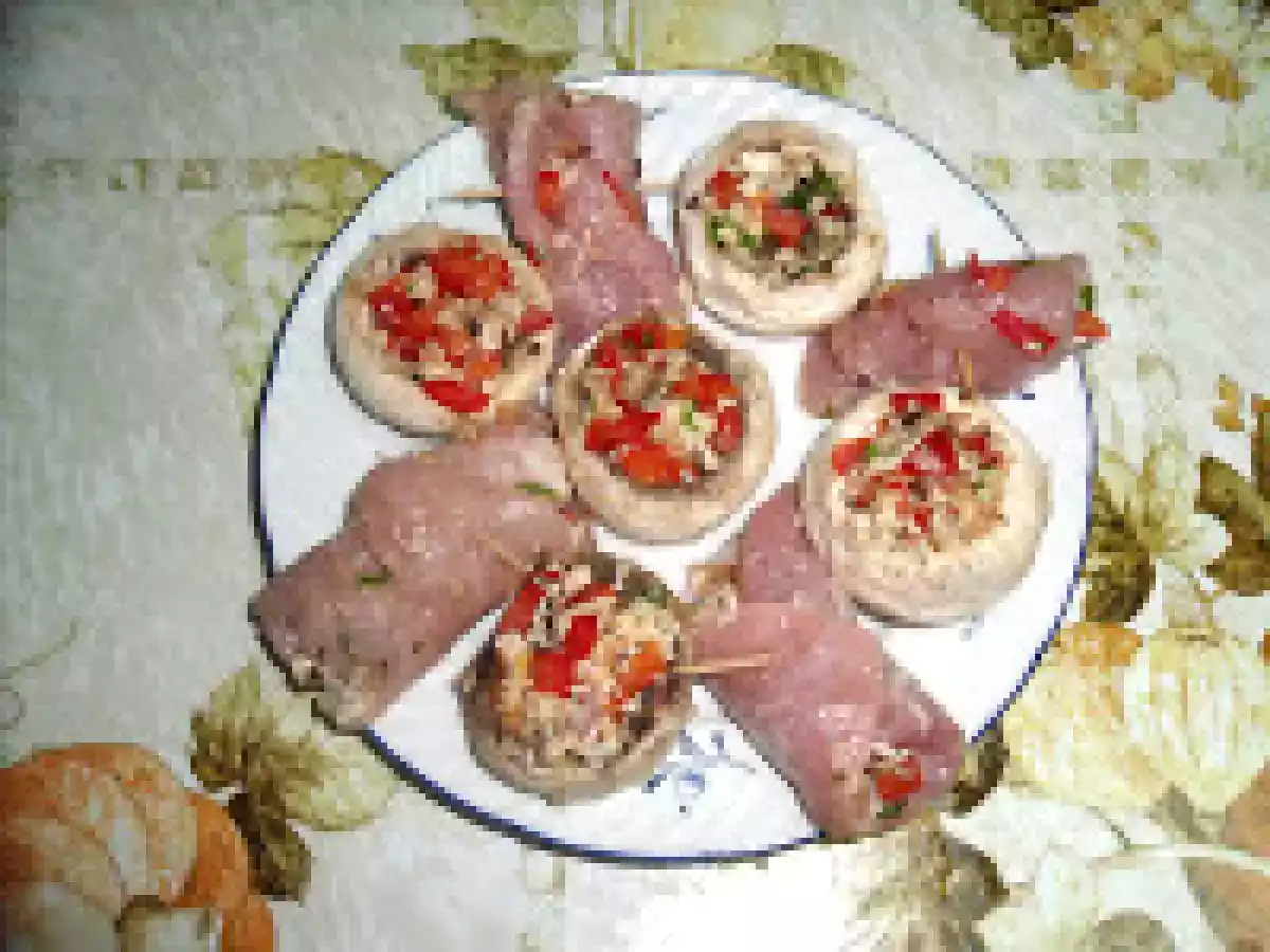 Rulouri din carne de porc cu ciuperci si legume