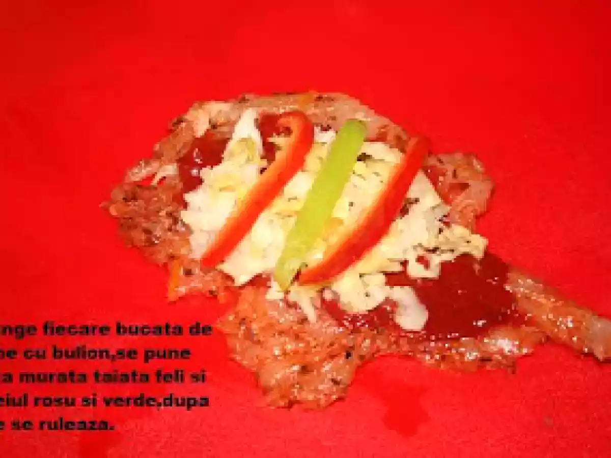 Rulouri din piept de curcan