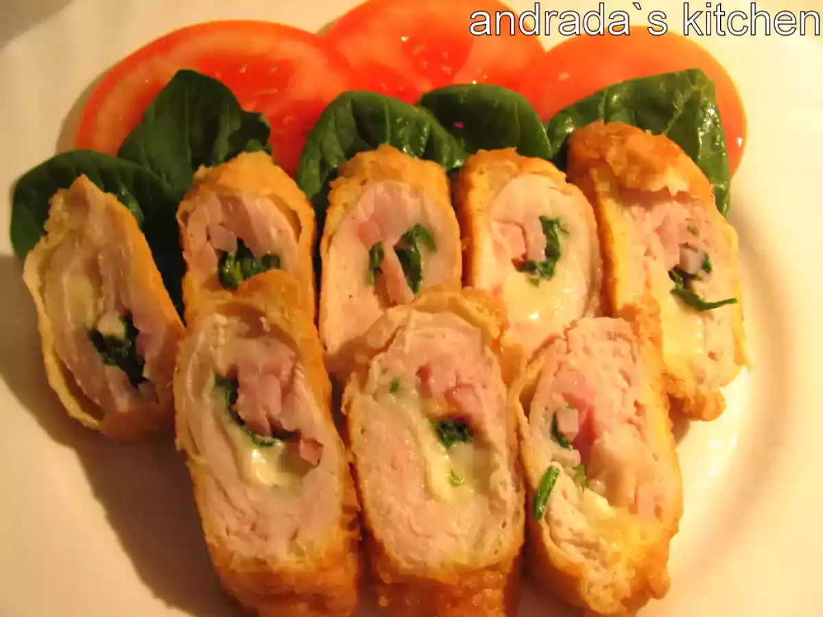 Rulouri din piept pui cu rucola si scamorza