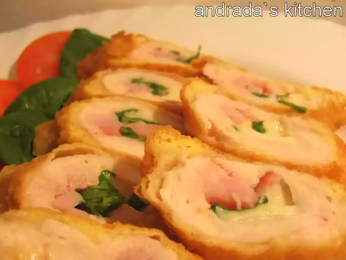 Rulouri din piept pui cu rucola si scamorza - poza 2