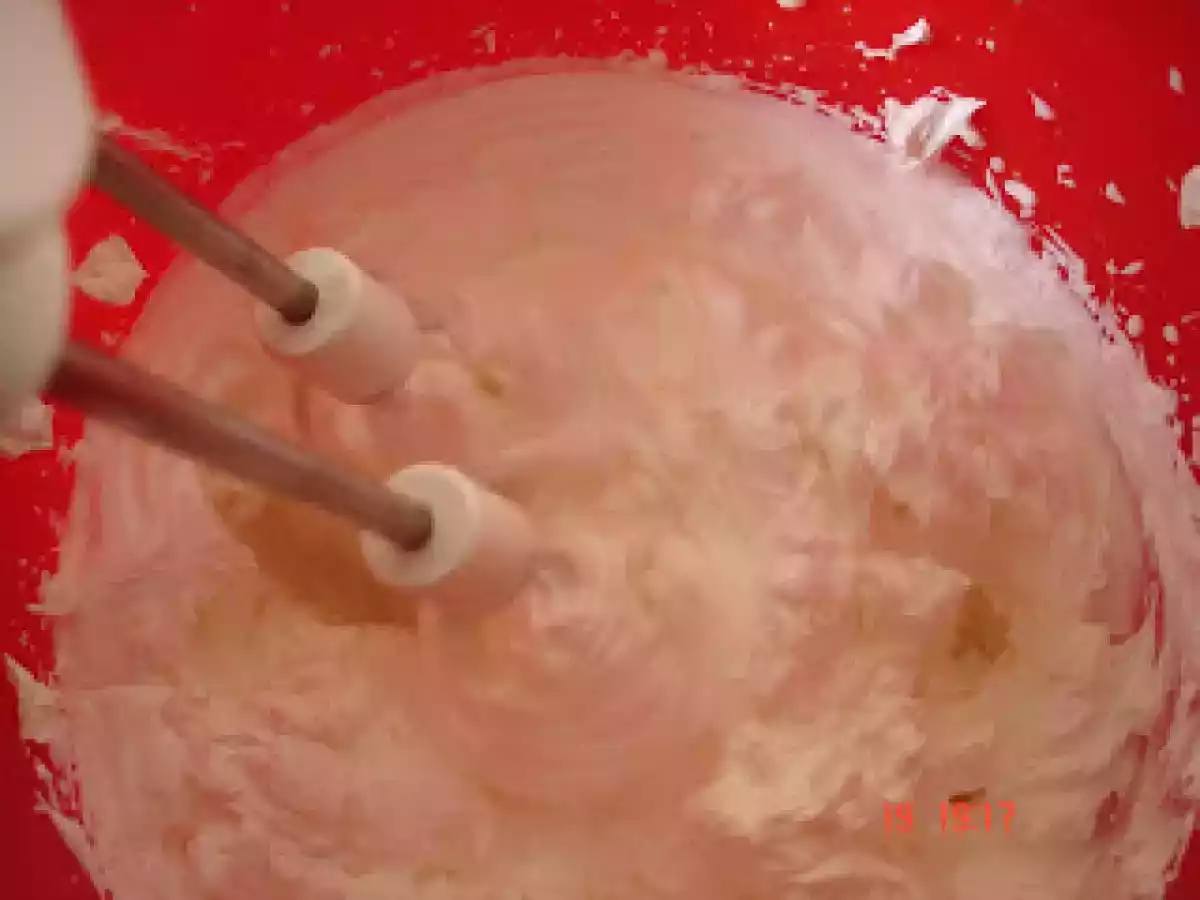 RULOURI UMPLUTE CU FRISCA SI CAPSUNI - poza 3