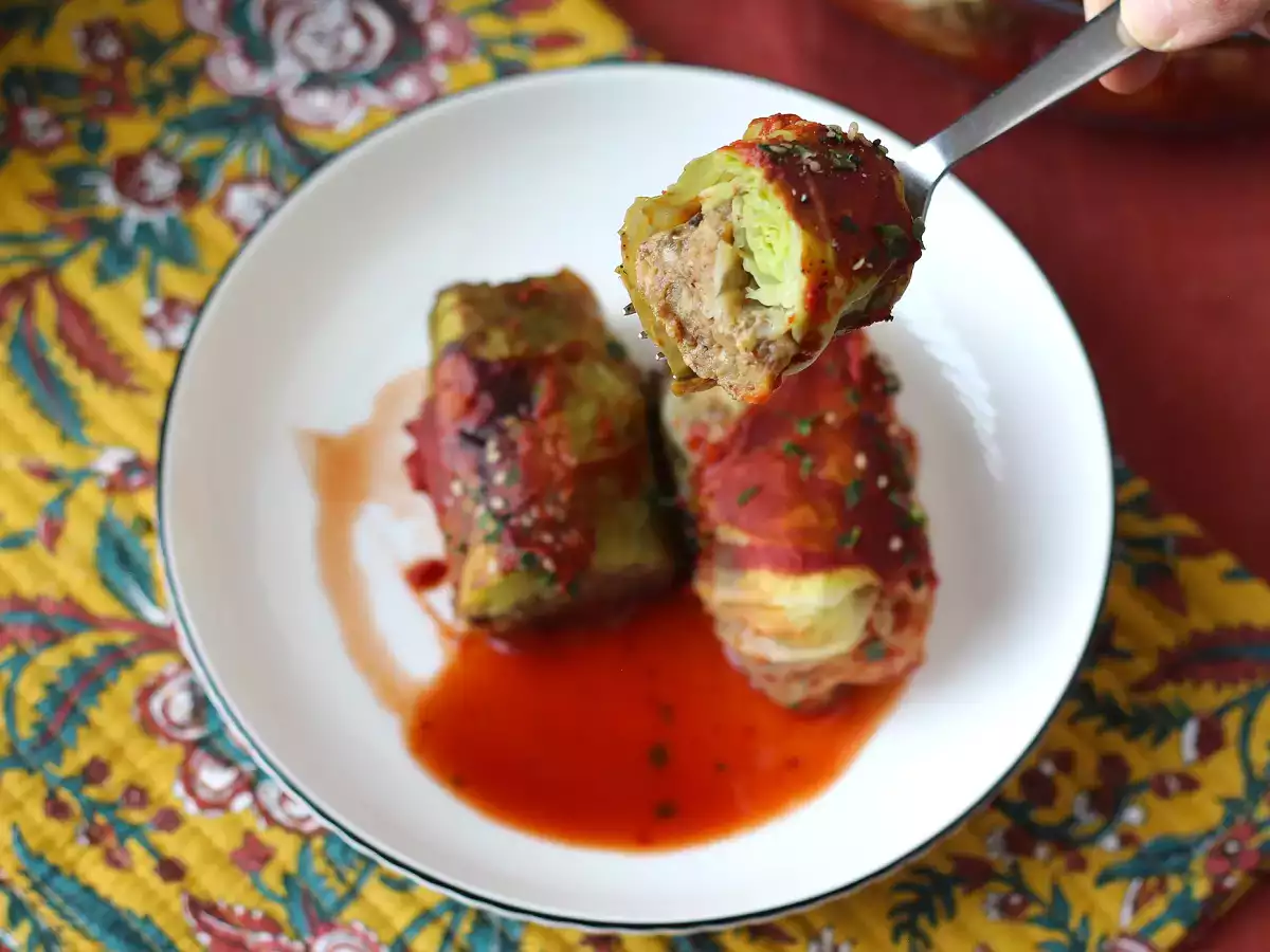 Rulouri vegetariene de varză cu ciuperci, orez și miso-alternativa la sarmalele de post - poza 5