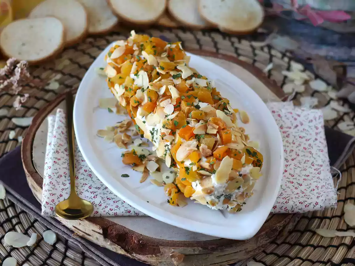 Salam cu cremă de brânză, caise și migdale: aperitivul perfect pentru petrecere!