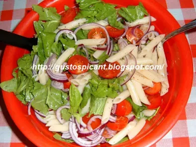 Salat de paste cu spanac