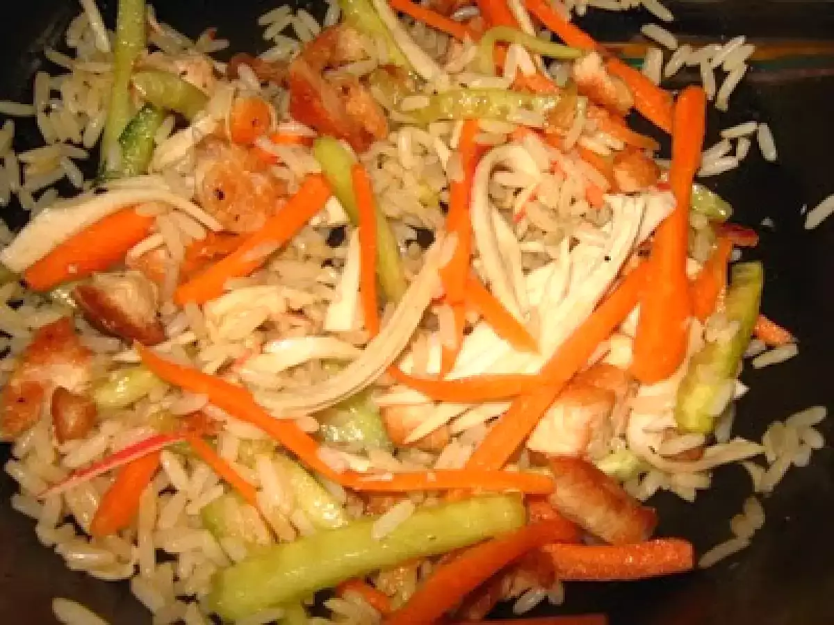 Salata asiatica cu pui, orez si surimi - poza 6