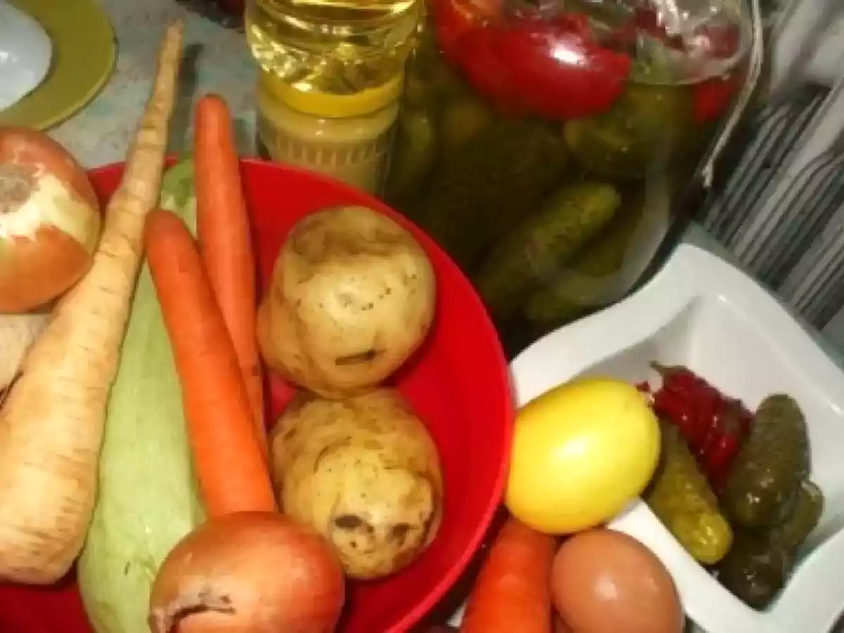 Salata boeuf cu carne pui - poza 4