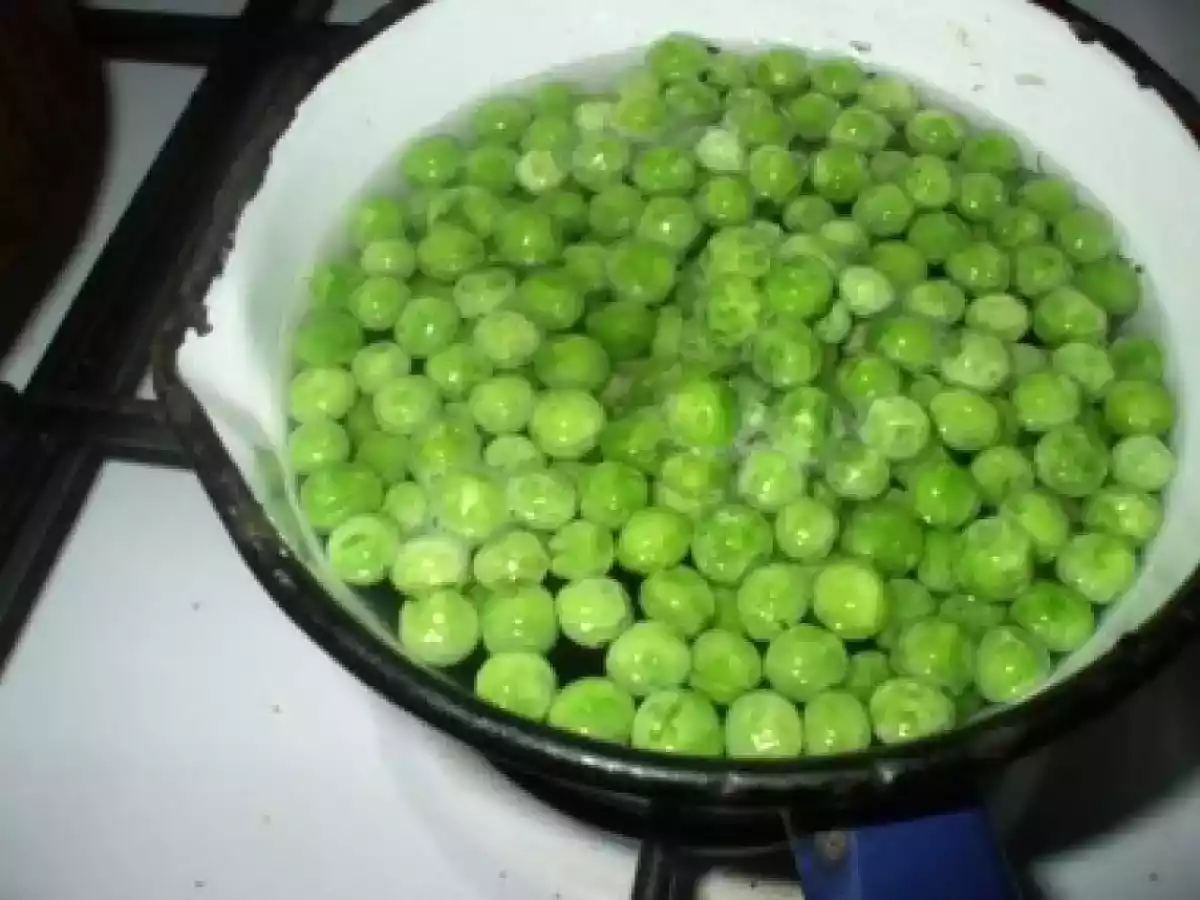 Salata boeuf cu carne pui - poza 5