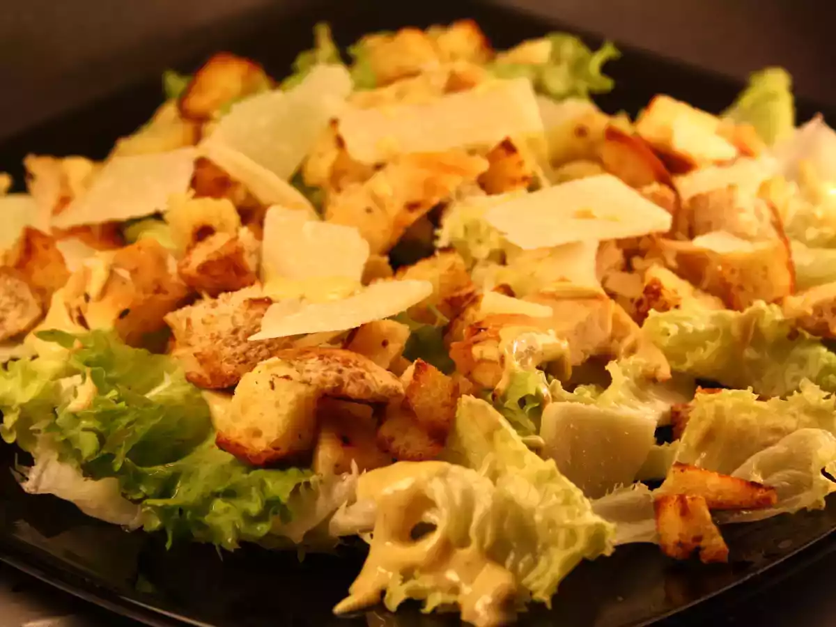 Salata Caesar