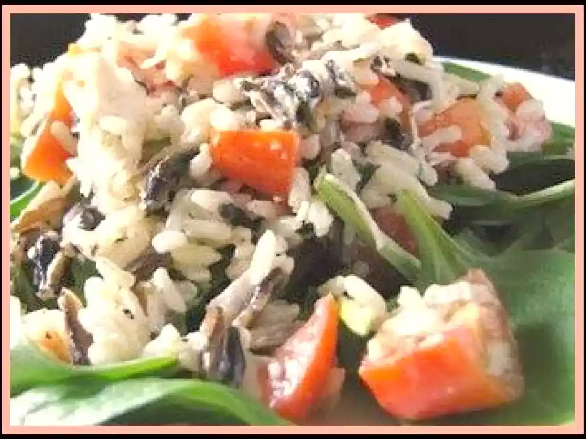 Salata colorata cu trei feluri de orez