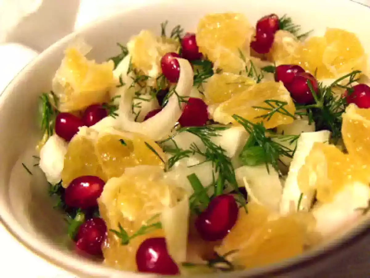 SALATA CU ANDIVE, CLEMENTINE SI RODIE