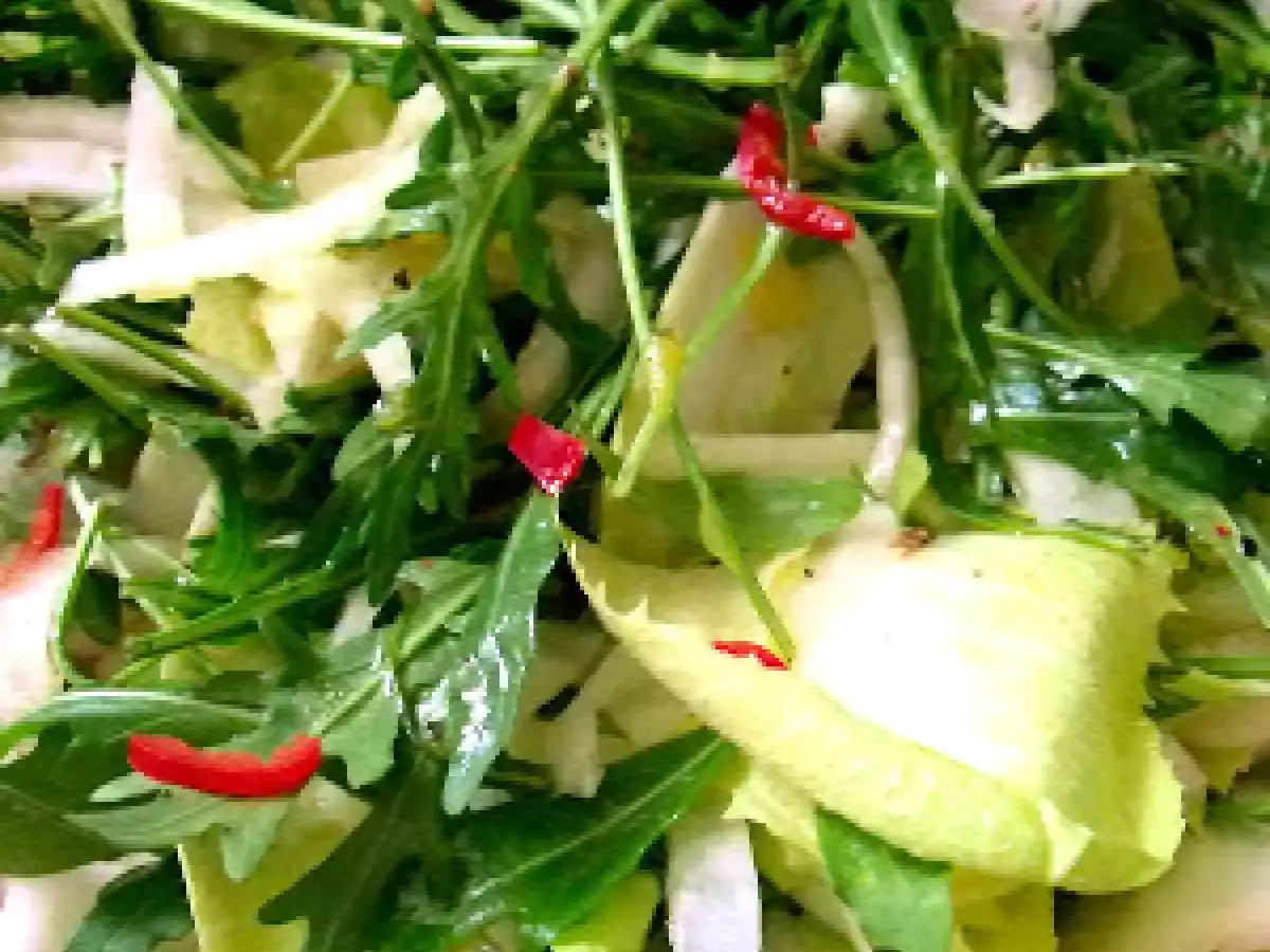 SALATA CU ANDIVE, FENICUL SI RUCOLA