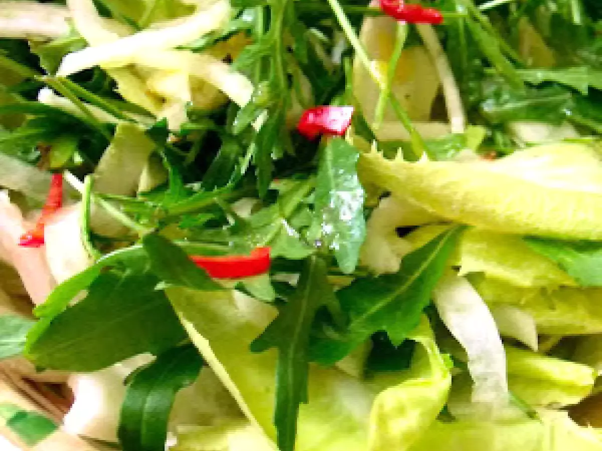 SALATA CU ANDIVE, FENICUL SI RUCOLA - poza 2