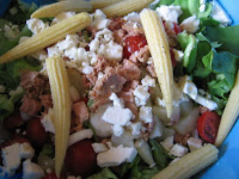 Salata cu baby corn