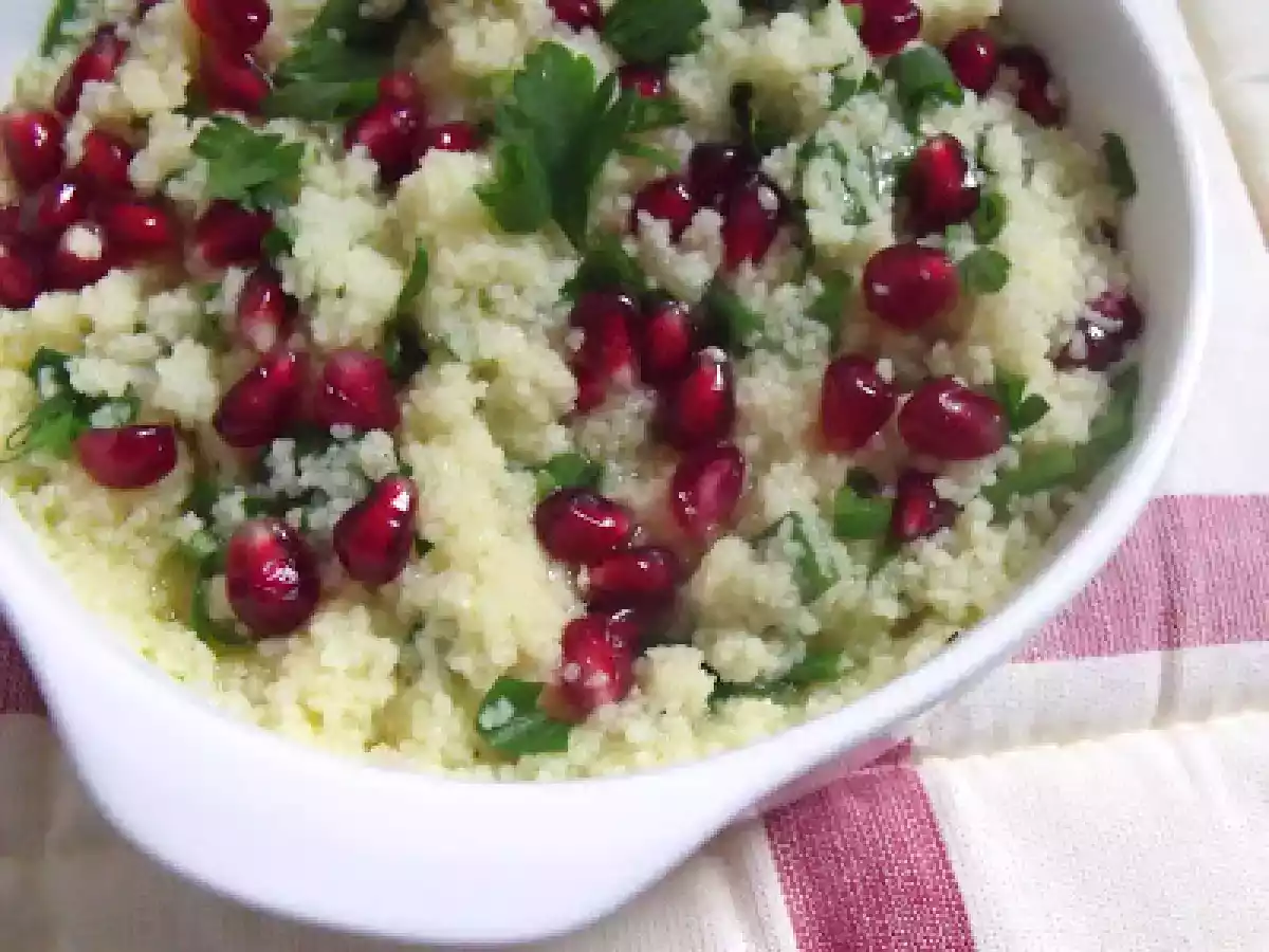 Salata cu couscous si rodie(couscous and pomegranate salad) - poza 2