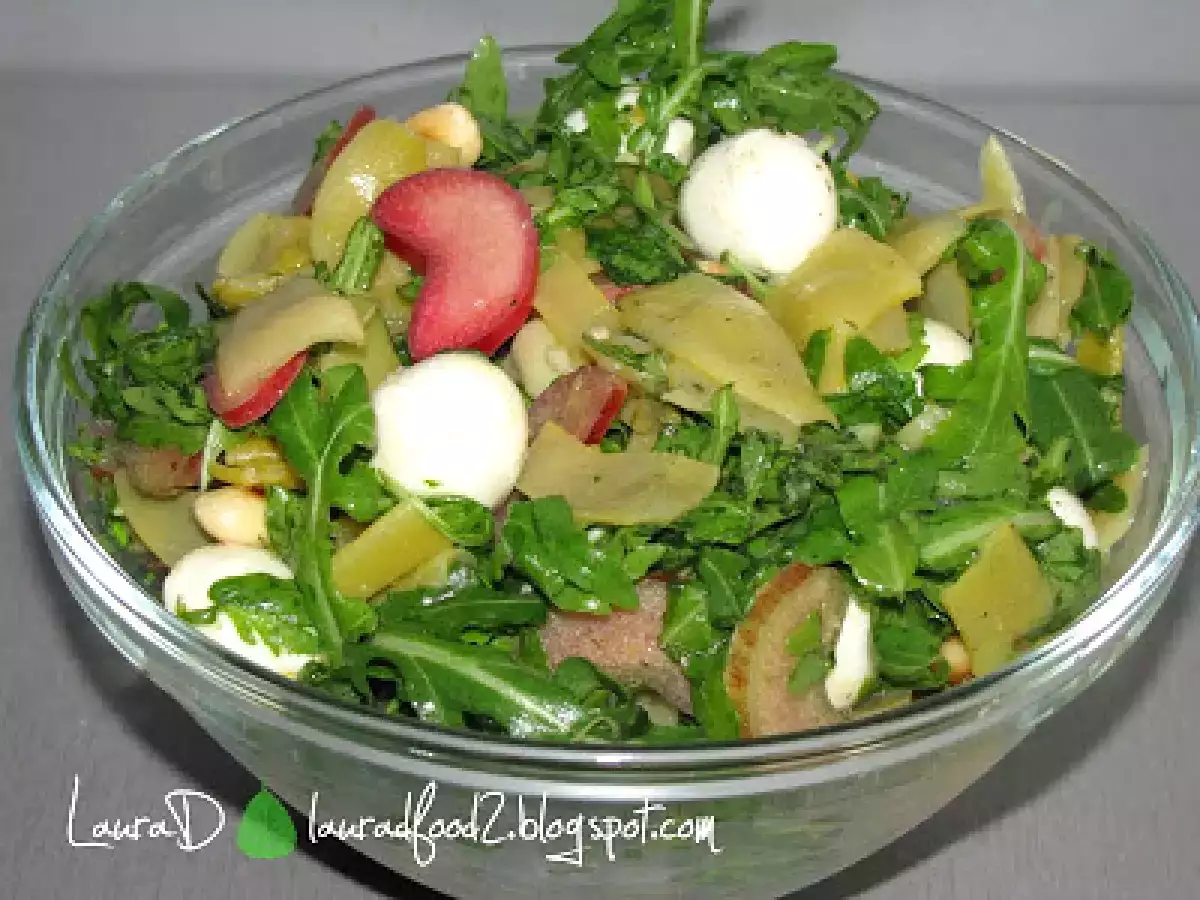 Salata cu fasole galbena pastai, rubarba, migdale si rucola - poza 2