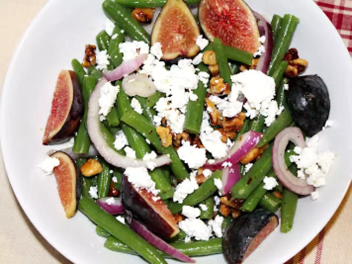 Salata cu fasole verde si branza Feta