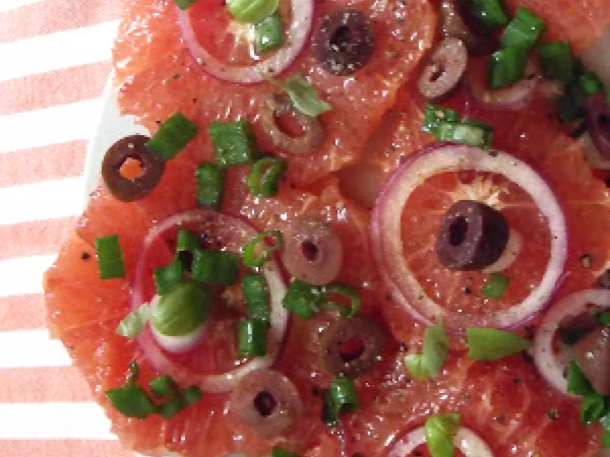 Salata cu grapefruit rose (rose-grapefruit salad)