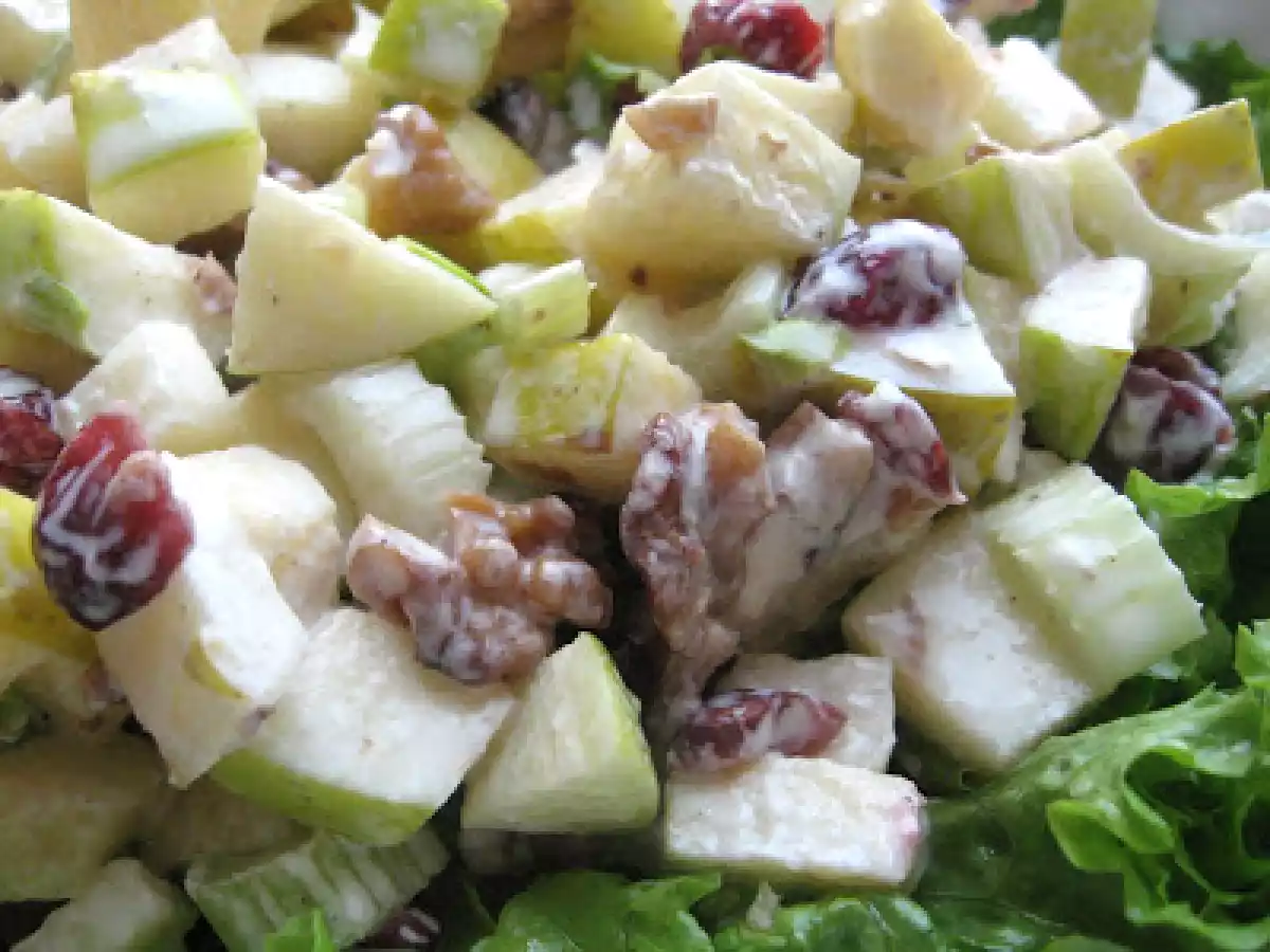 Salata cu mere Waldorf - poza 2