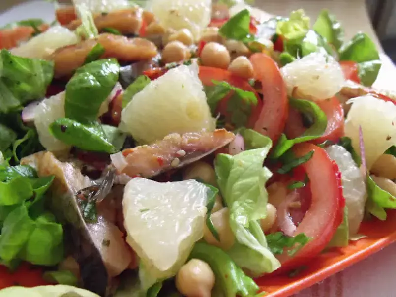 Salata cu naut si peste afumat(chickpea &smoked fish salad), poza 2