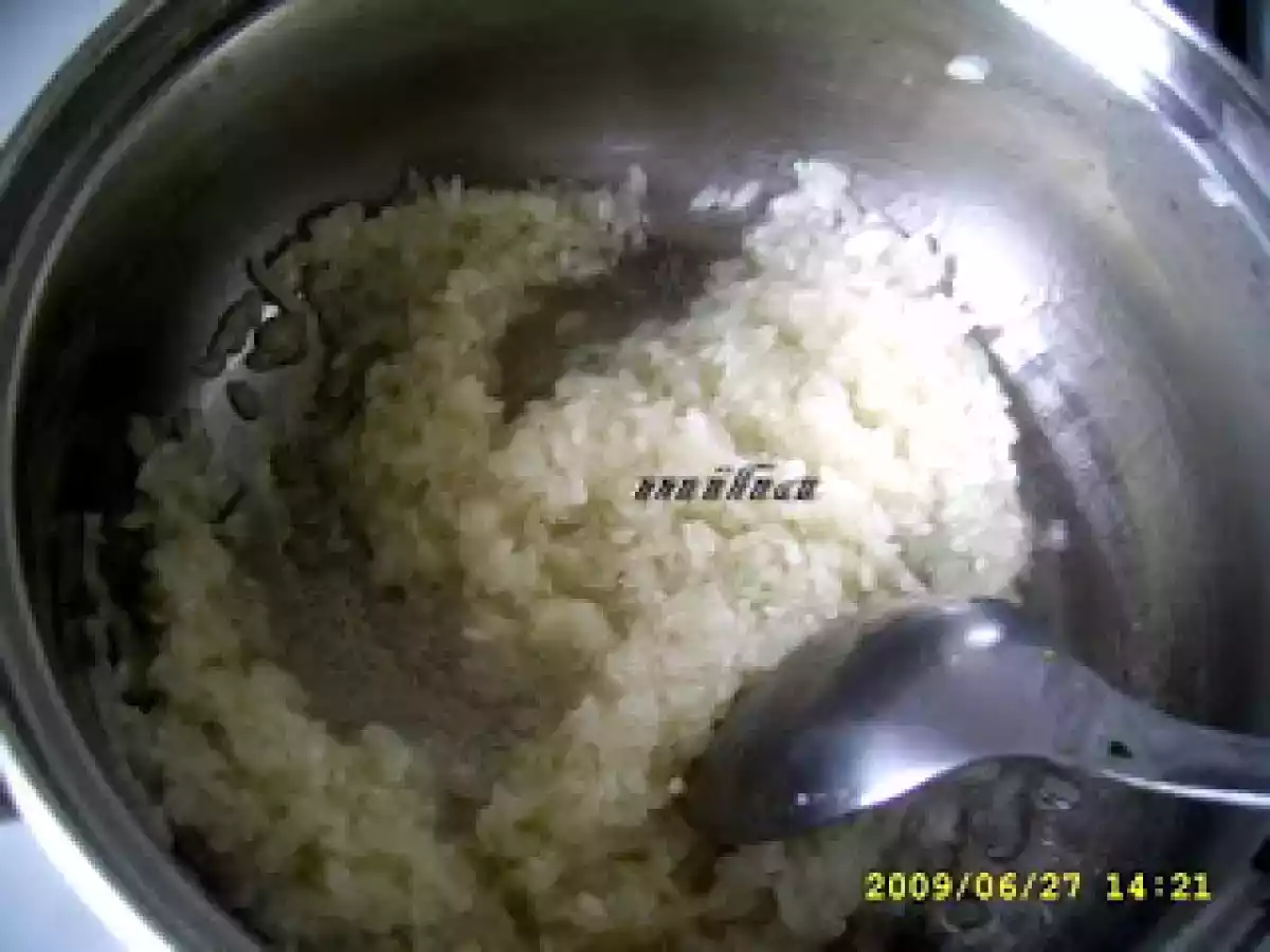 Salata cu orez, mazare, porumb si ciuperci - poza 2