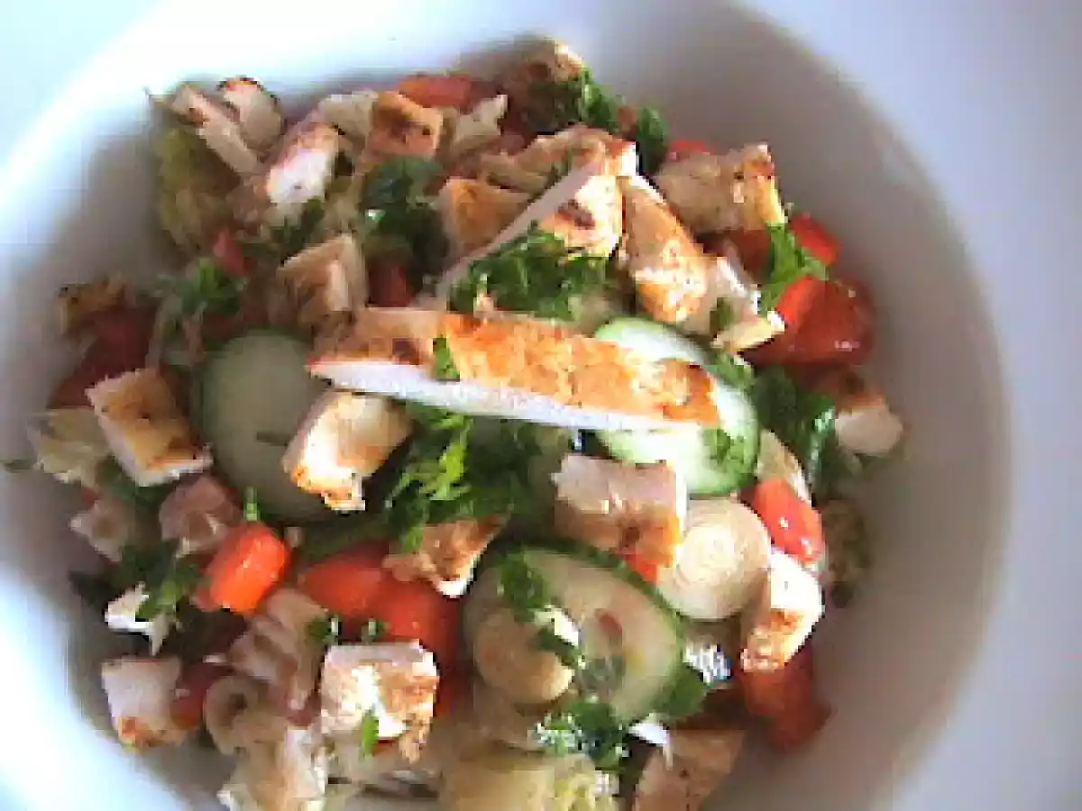 Salata cu piept de pui la gratar - poza 2