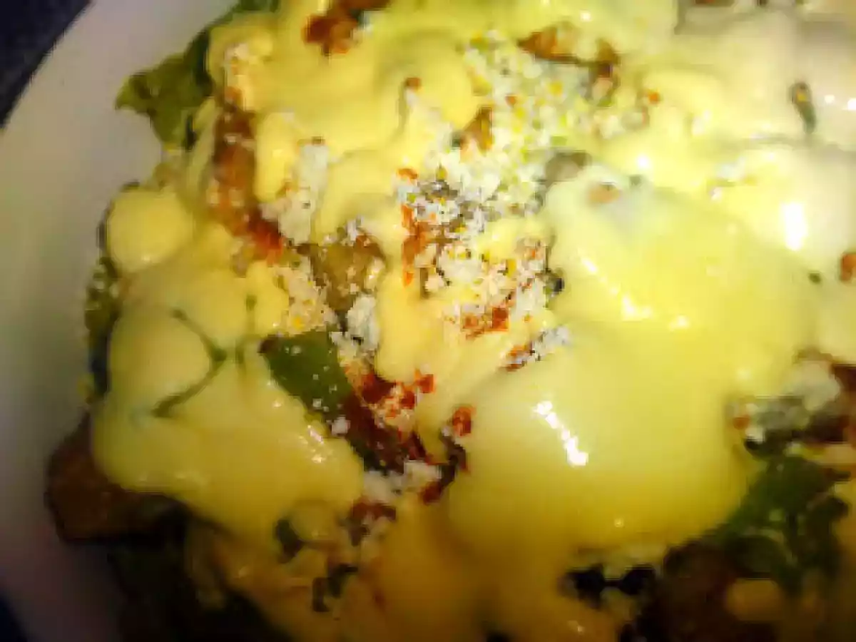 Salata cu piept de pui si crutoane