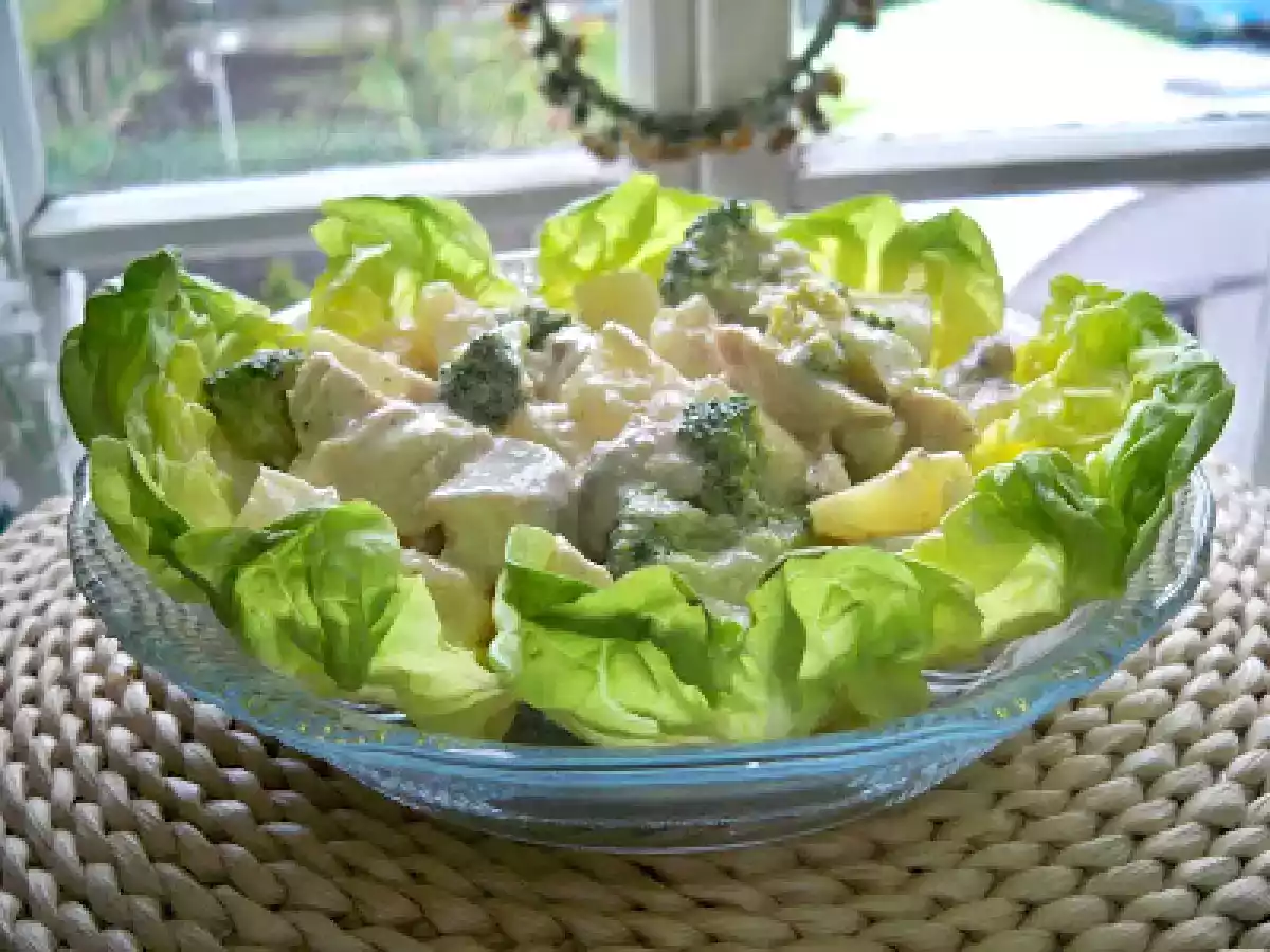 Salata cu pui si ananas