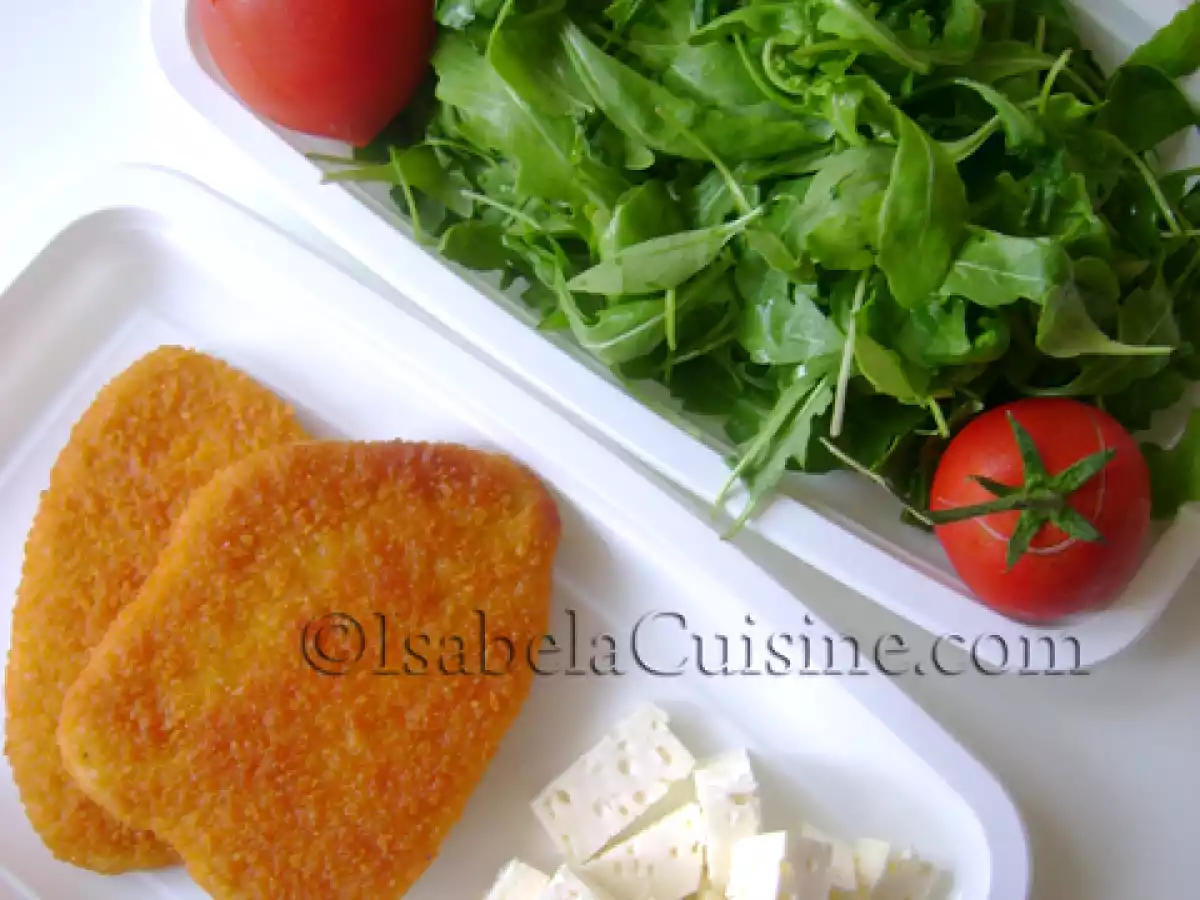 Salata cu snitel crocant de pui - poza 2