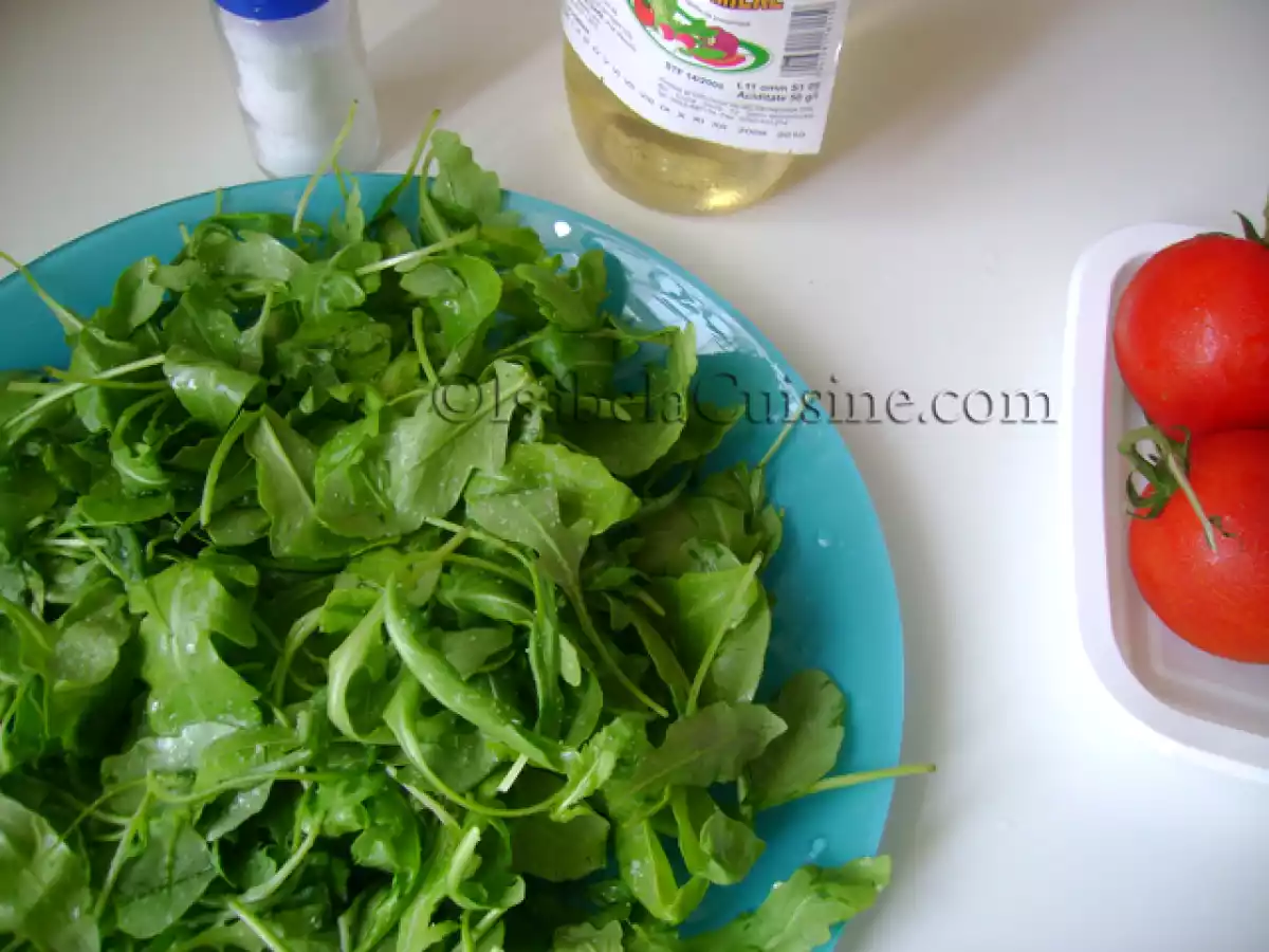 Salata cu snitel crocant de pui - poza 3