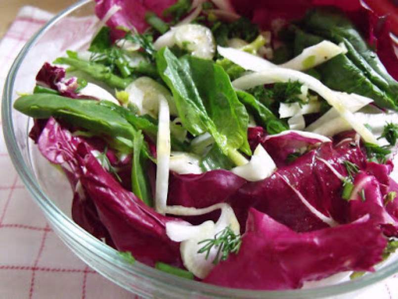 Salata cu spanac, radicchio si fenicul (spinach, radicchio &fennel salad), poza 1