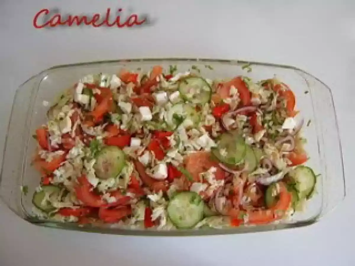 Salata cu telemea de vaca taiata cubulete - poza 2