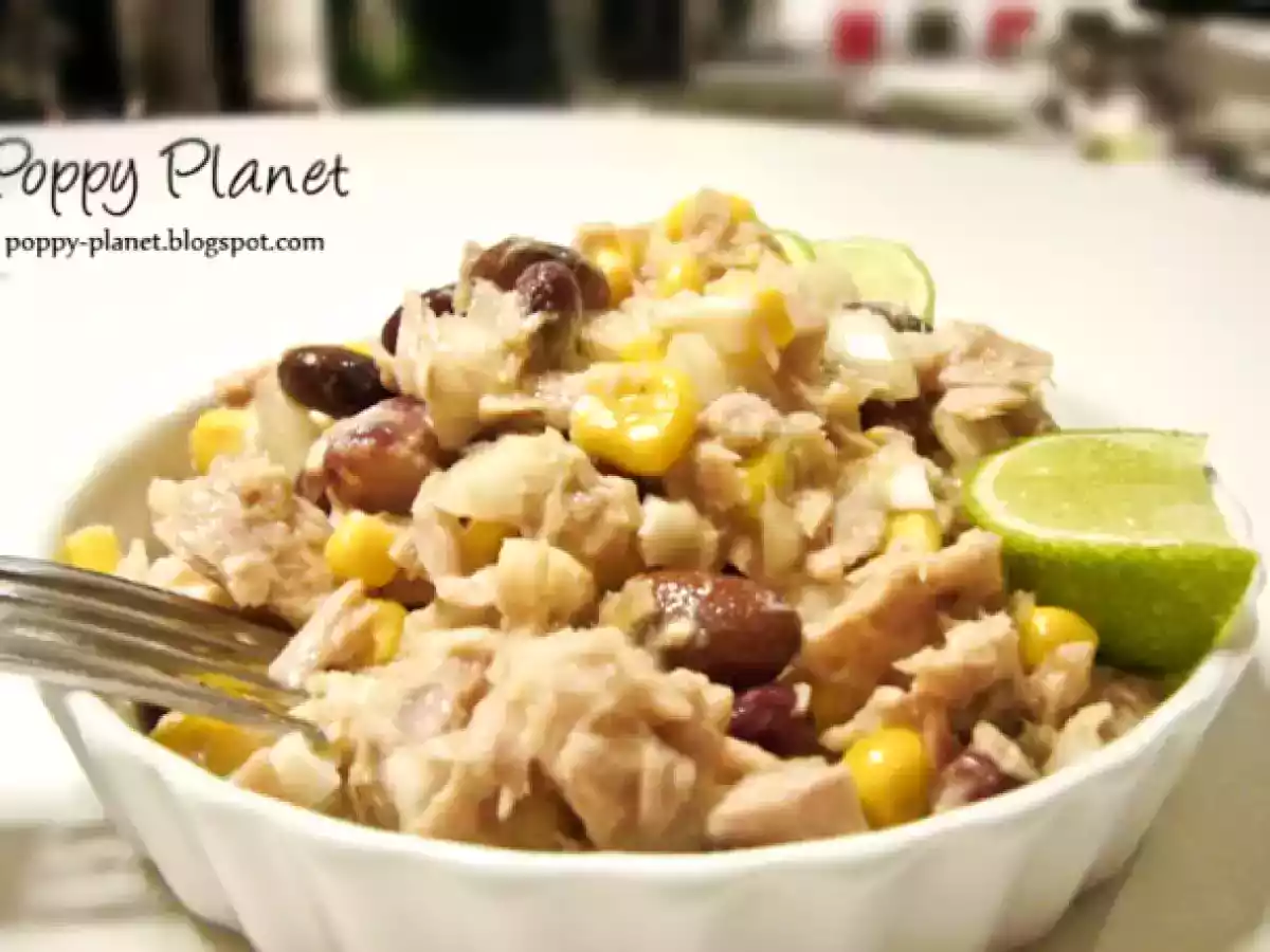 Salata cu ton, fasole si porumb fiert