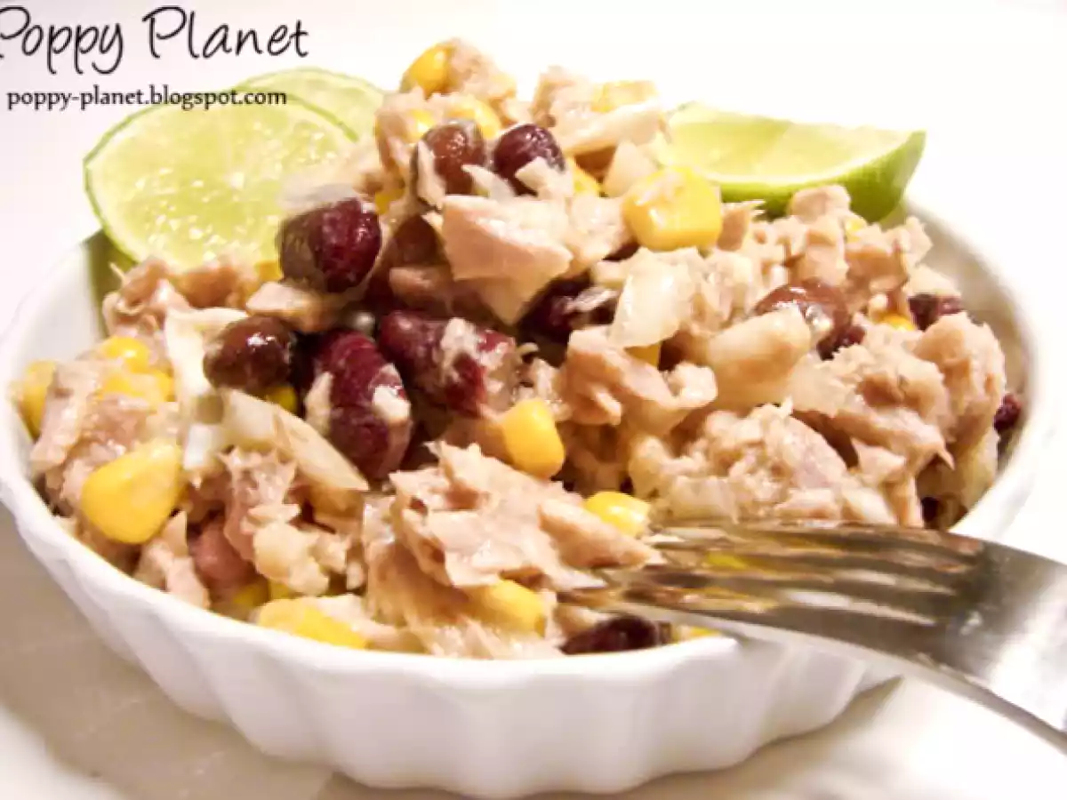 Salata cu ton, fasole si porumb fiert - poza 2