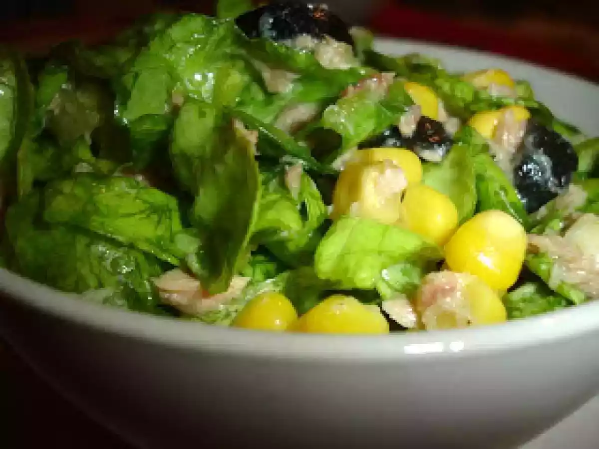 Salata cu ton si porumb