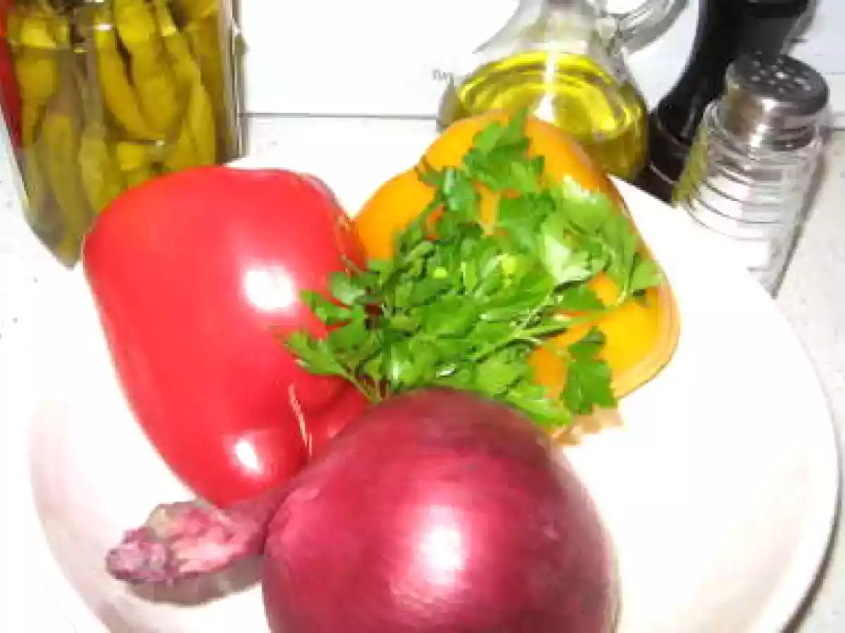 Salata de ardei multicolora