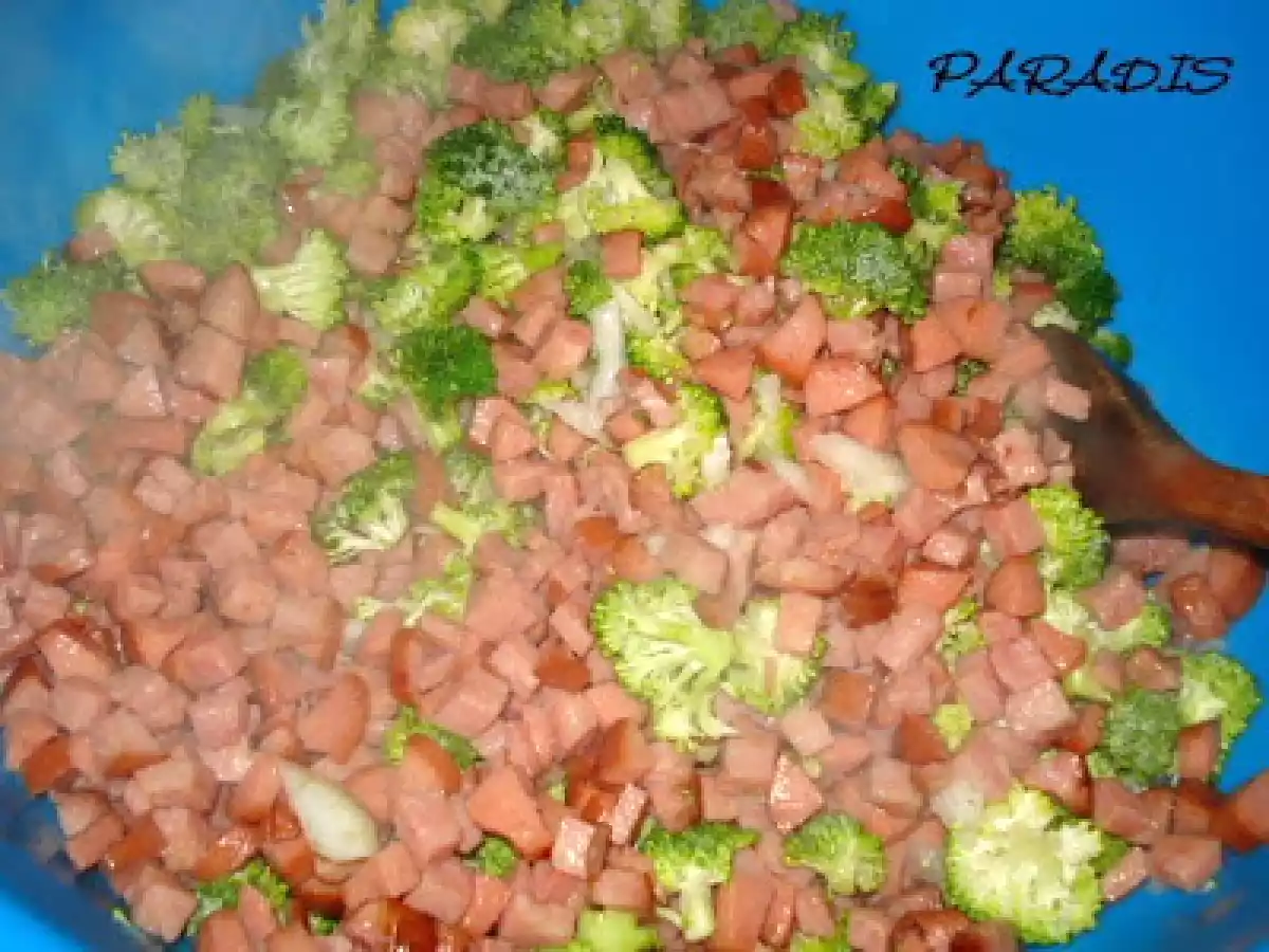 SALATA DE BROCCOLI