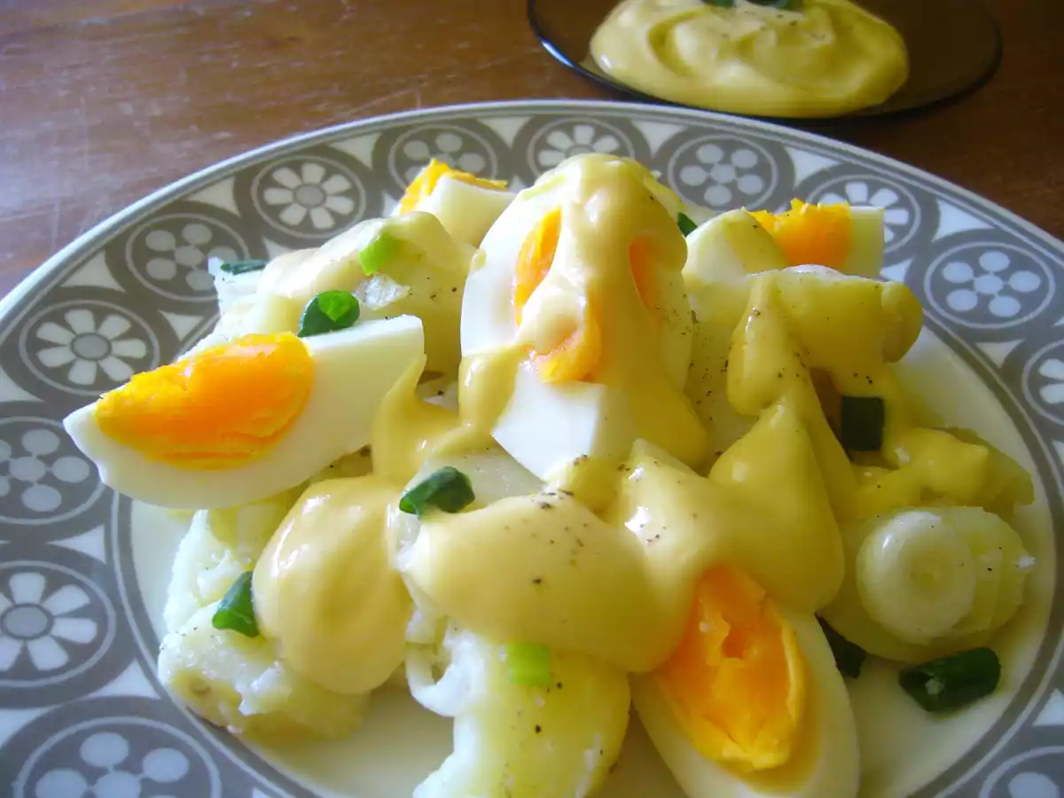 Salata de cartof cu, sos maioneza cu smantana