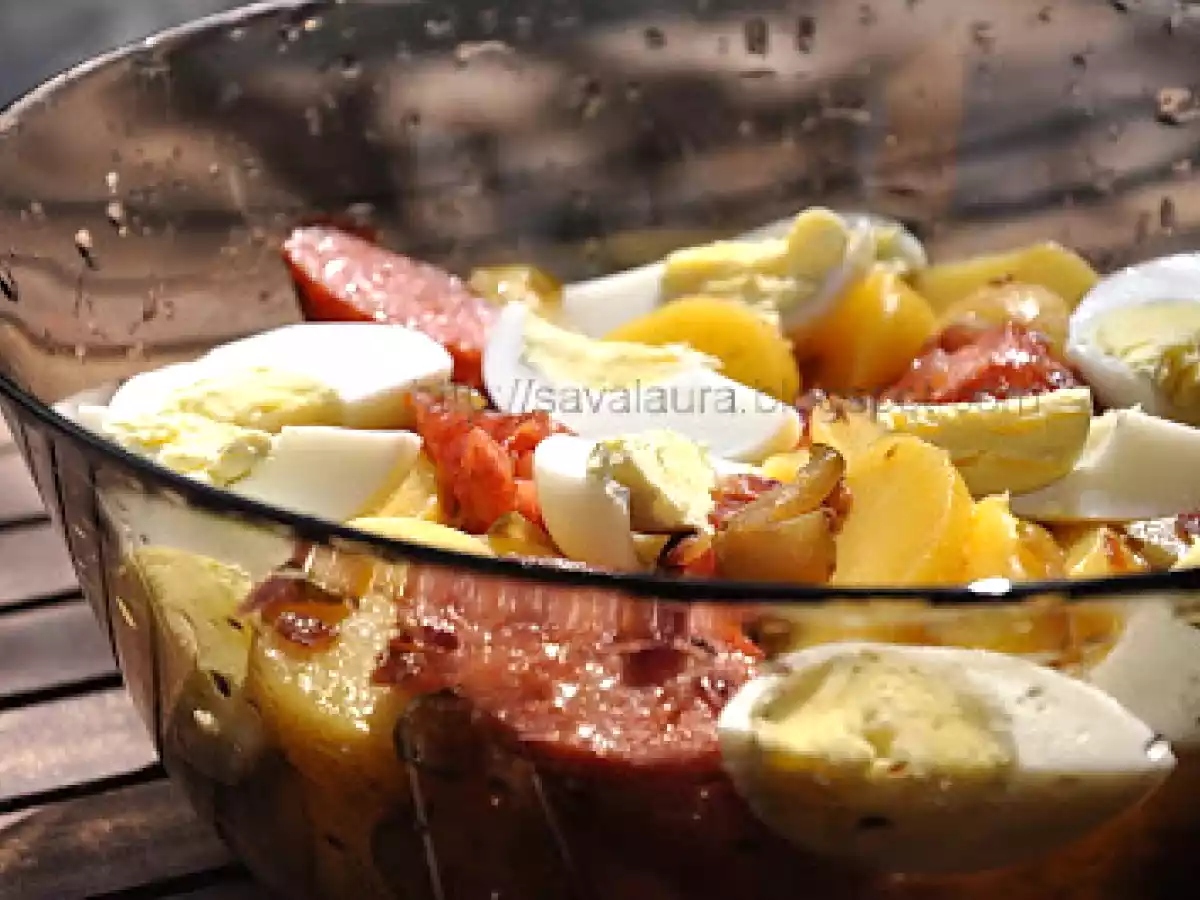 Salata de cartofi cu carnati - poza 2