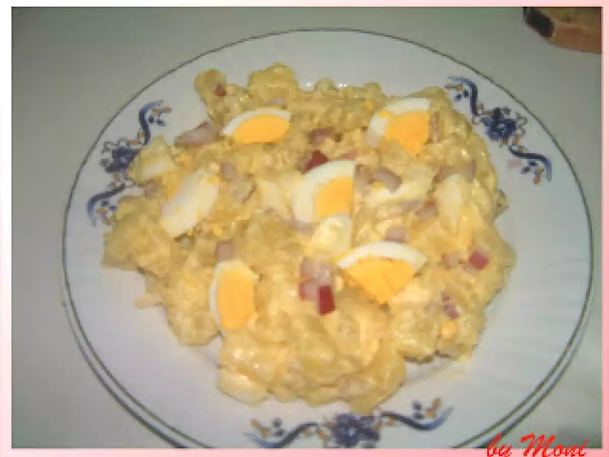 SALATA DE CARTOFI CU OUA SI IAURT