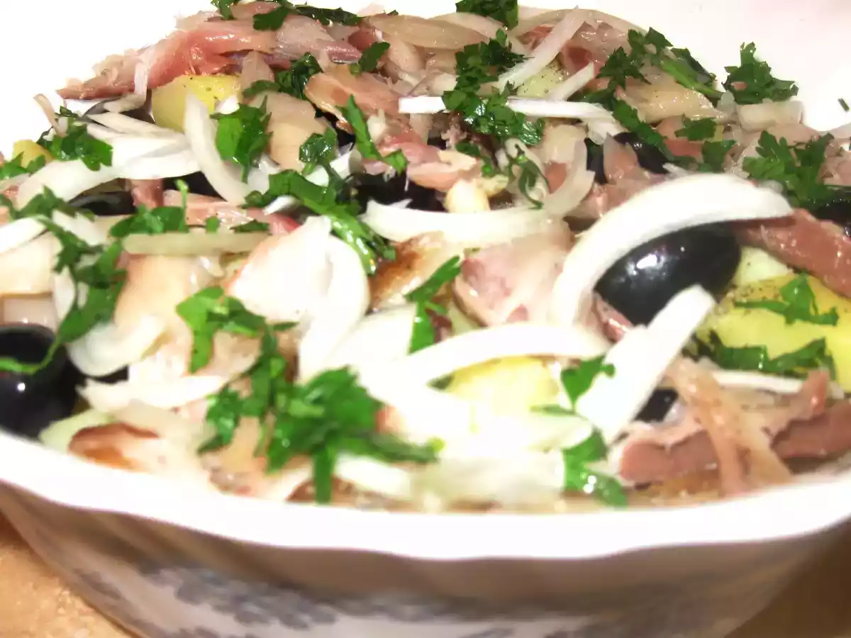 Salata de cartofi cu peste afumat