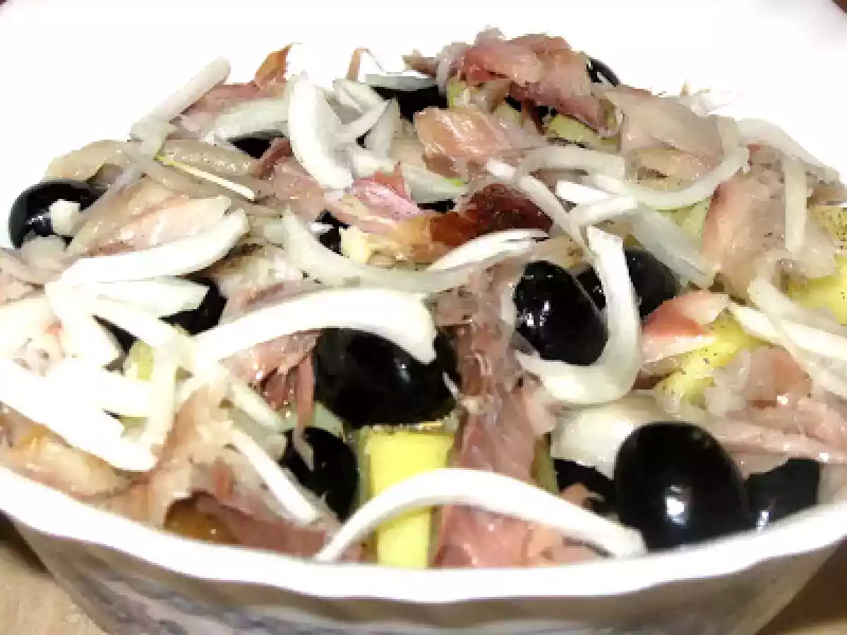 Salata de cartofi cu peste afumat - poza 2