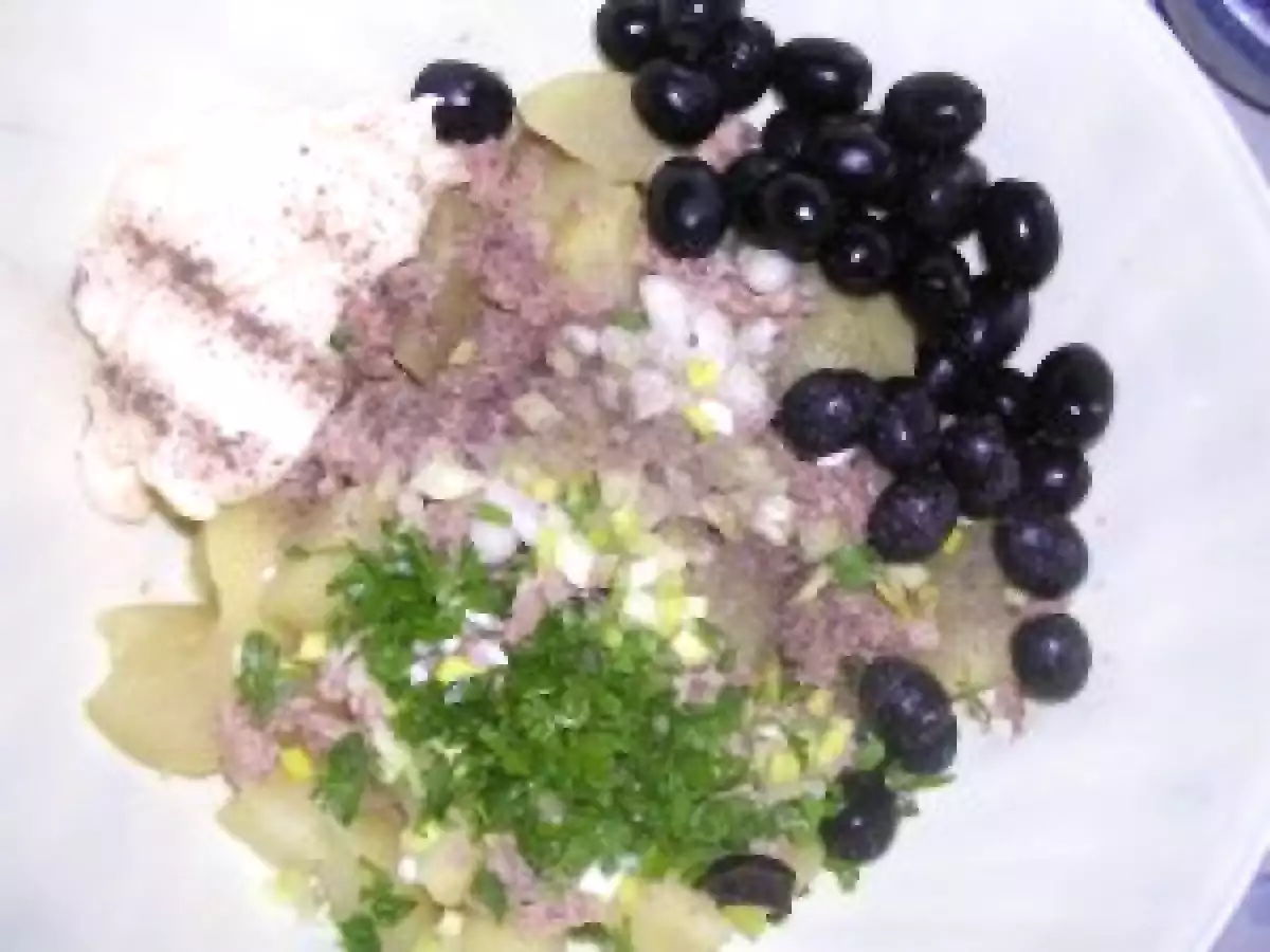 SALATA DE CARTOFI CU TON - poza 2