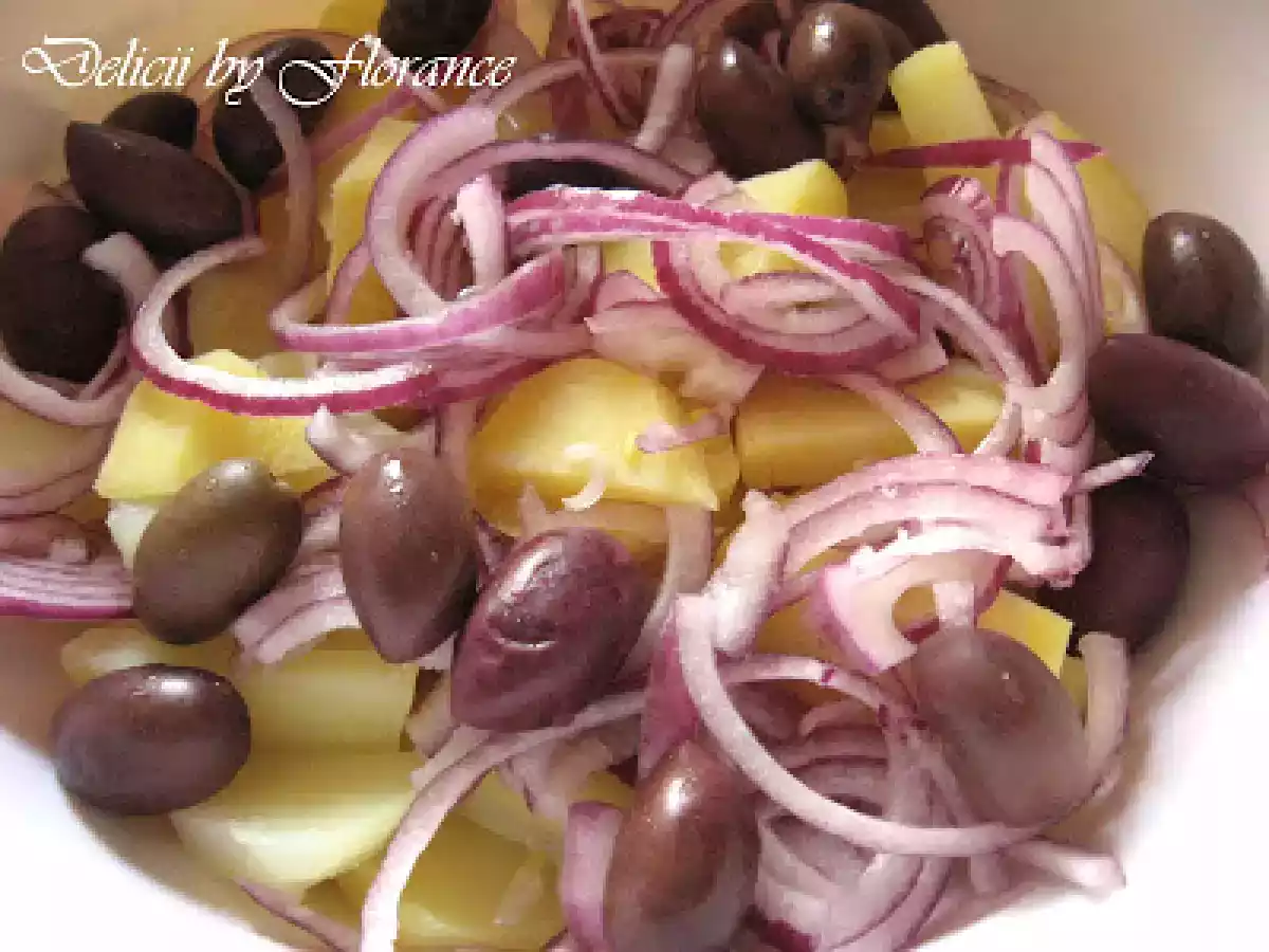 SALATA de cartofi si peste - poza 2