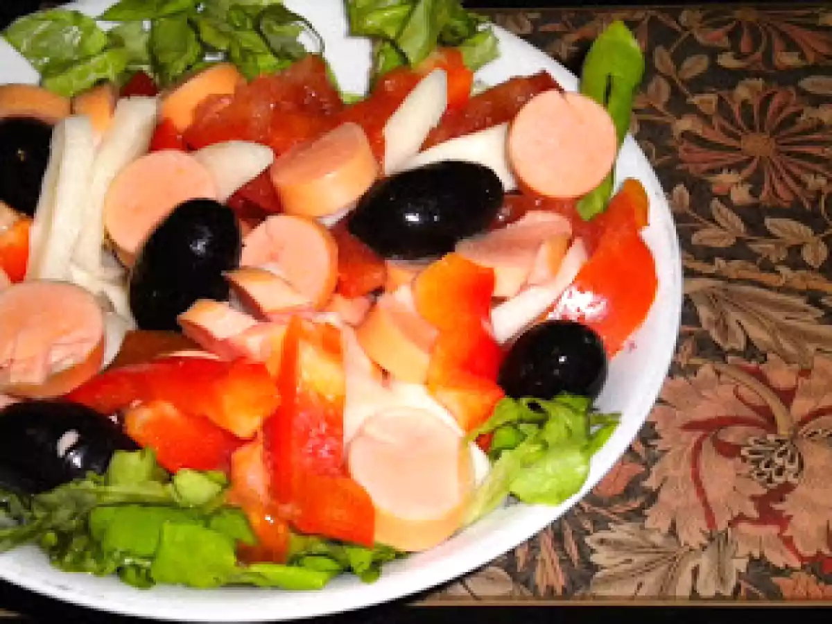 Salata de crenvursti - poza 2